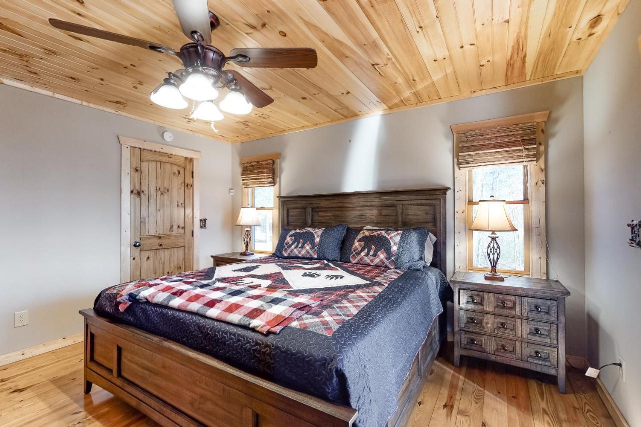 Bearfoot Lodge Ellijay Exterior photo