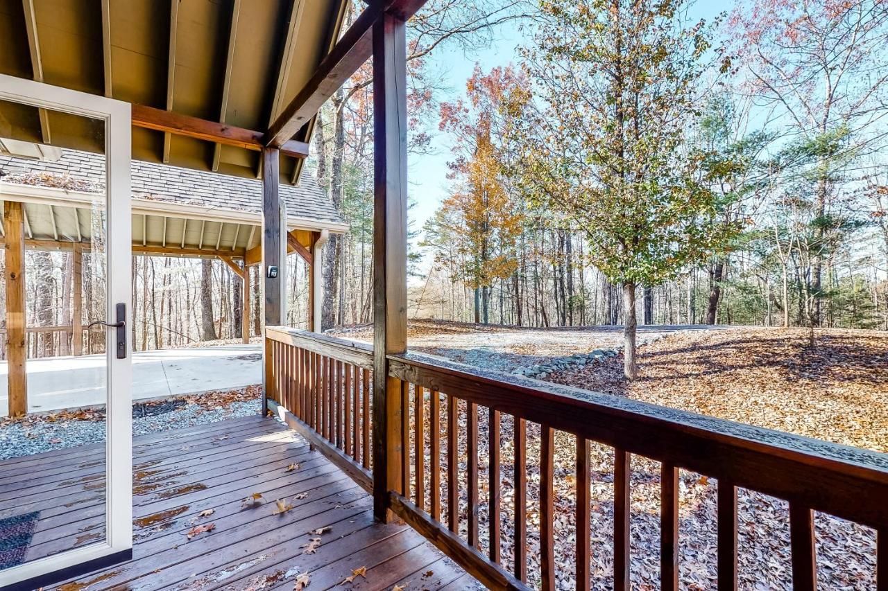 Bearfoot Lodge Ellijay Exterior photo