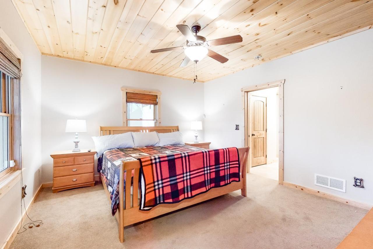 Bearfoot Lodge Ellijay Exterior photo